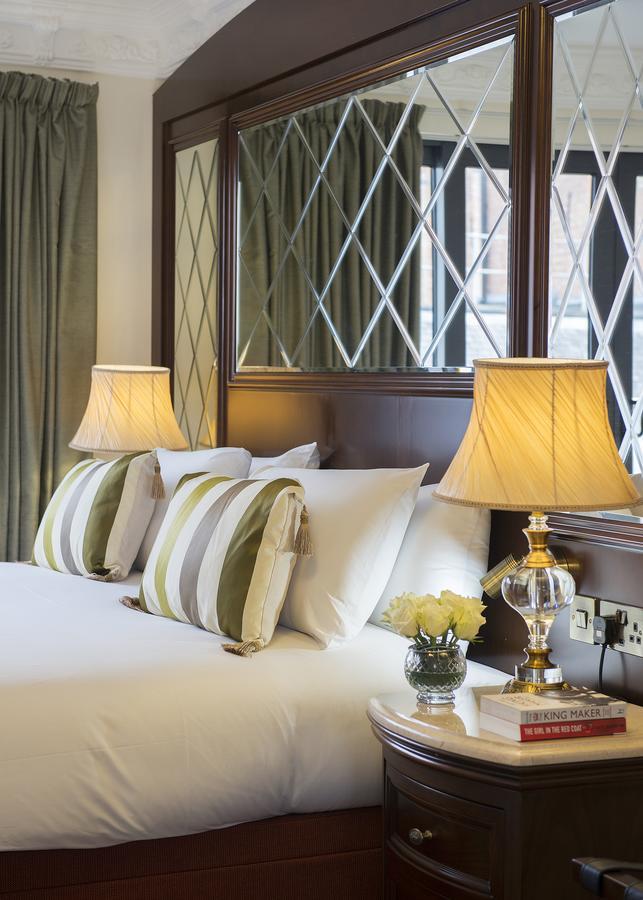 The George Street Hotel Oxford Exteriör bild A bedroom at the hotel