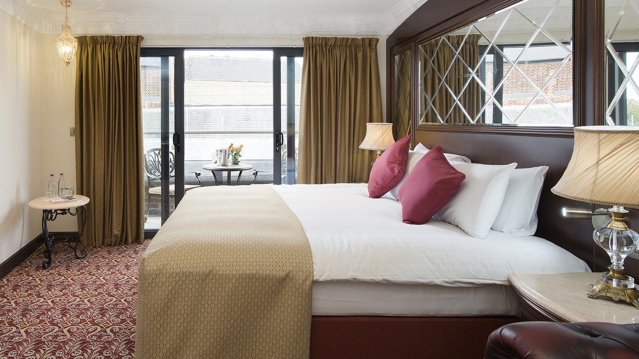 The George Street Hotel Oxford Exteriör bild A bedroom at the hotel