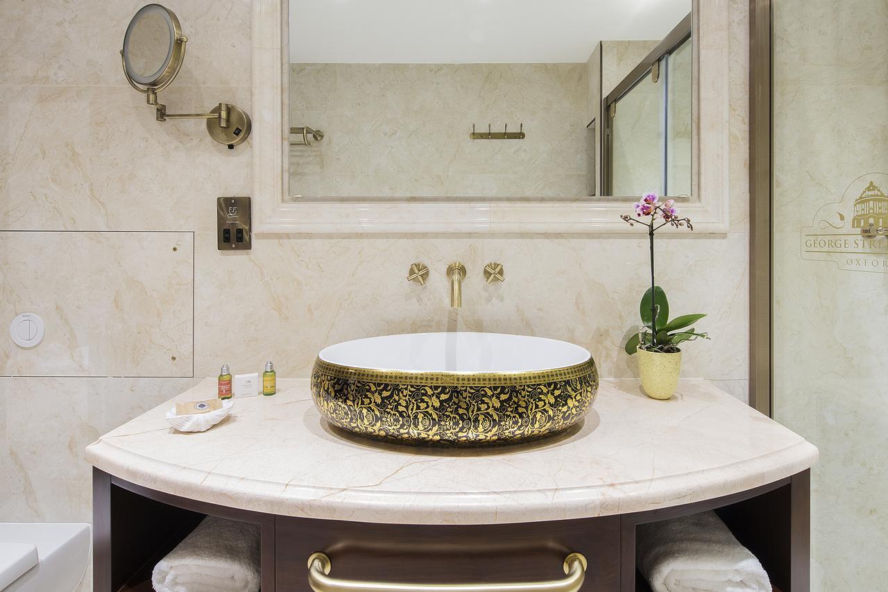 The George Street Hotel Oxford Exteriör bild Bathroom