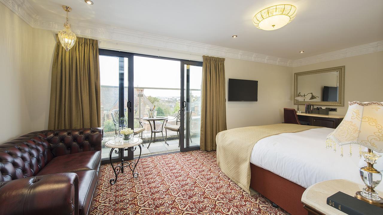 The George Street Hotel Oxford Exteriör bild A room at the hotel